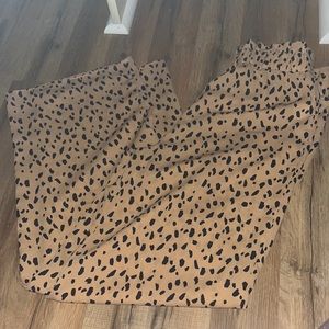 Leopard print Flowey pants from Francesca‘s only worn twice perfect condition.